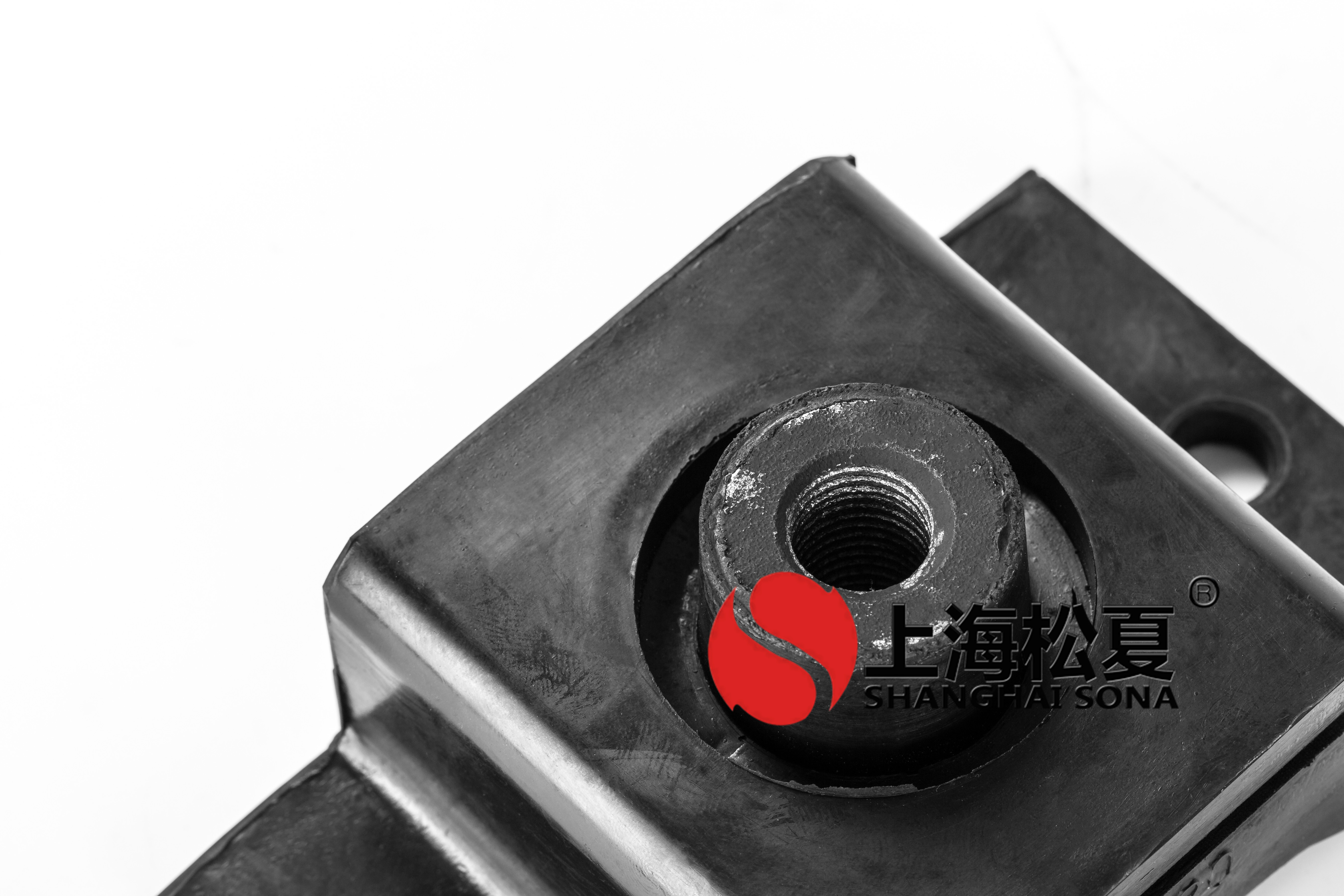 <a href='http://www.a0988.cn' target='_blank'><u>橡膠減震器</u></a>細(xì)節(jié)處實拍圖